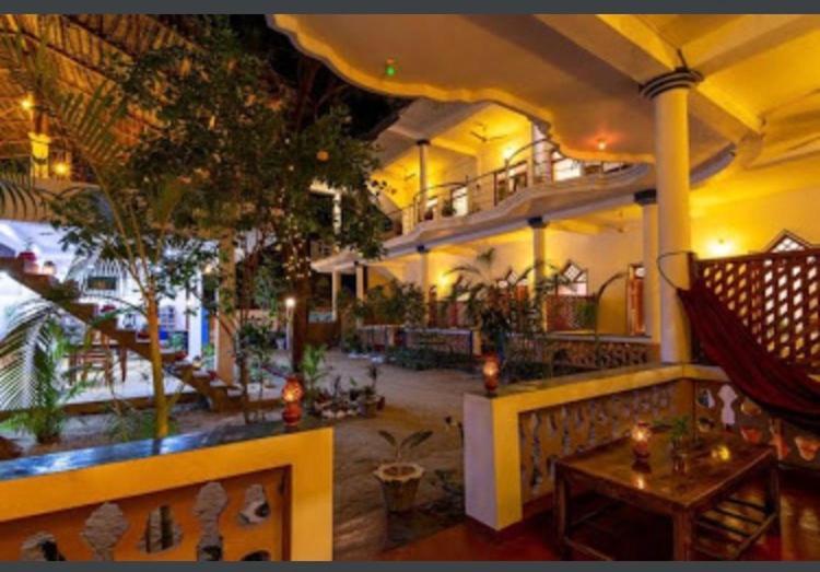 Sea Rock Beach Hotel Аругам Бей Екстериор снимка